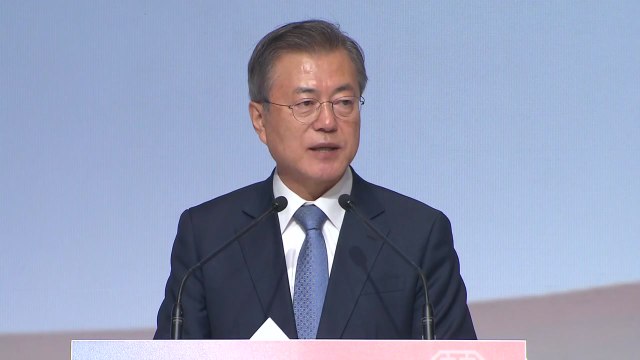 문 대통령 평화의 한반도 자신 ...내일 마크롱 대통령과 정상회담 / YTN