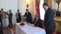 Dışişleri Bakanı Çavuşoğlu İngiltere Türk Stk Temsilcileriyle Buluştu