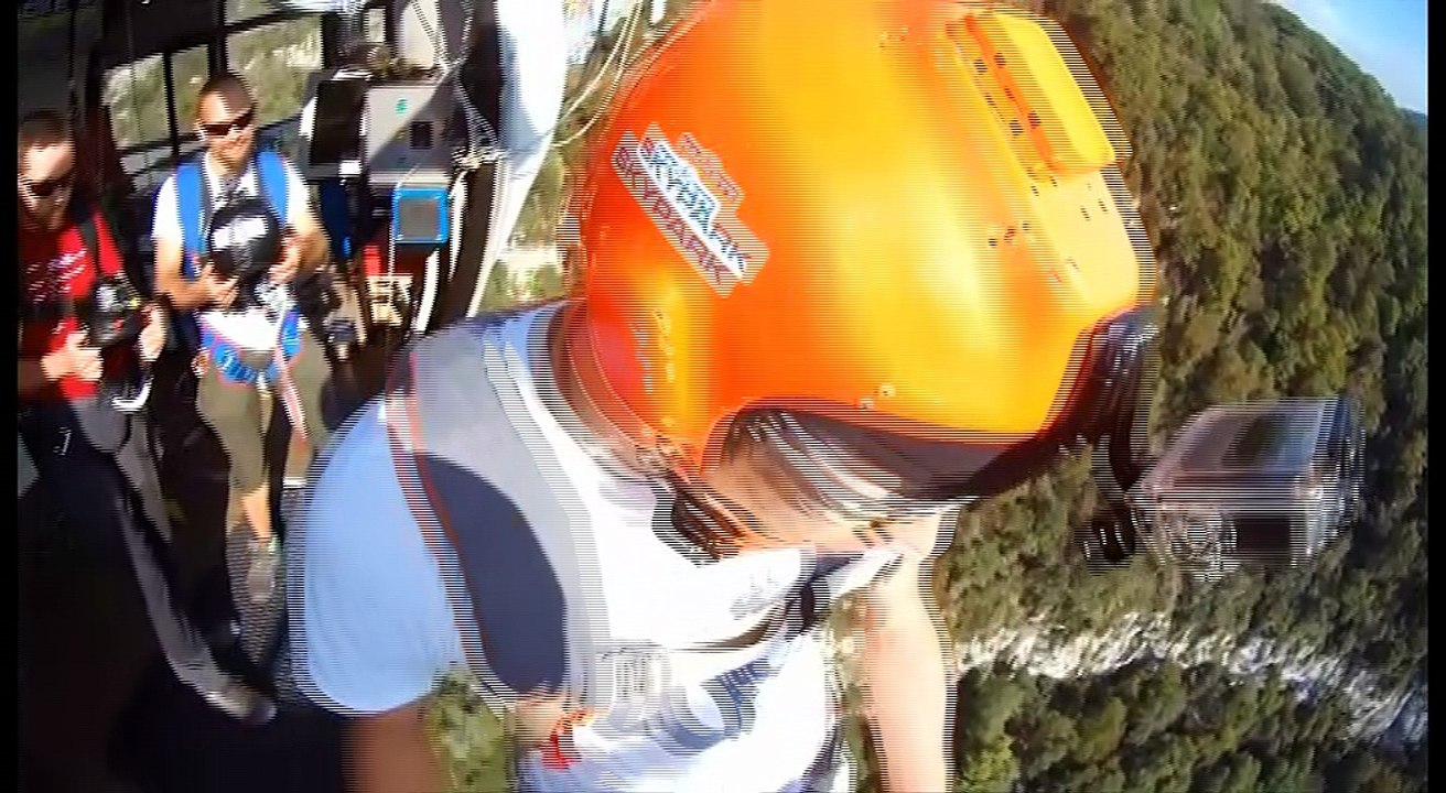 ႐ုရွား base jumping ပြဲေတာ္ ႏိုင္ငံအသီးအသီးမွ ဝါသနာရွင္မ်ား ဆင္ႏႊဲ (႐ုပ္သံ)