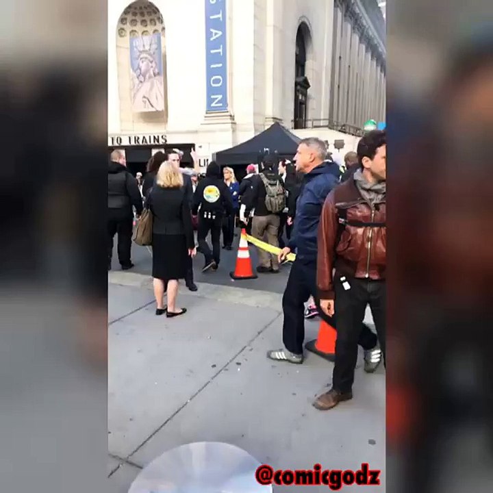 Phim trường Spider-Man: Far From Home bất ngờ tiết lộ tạo hình bộ trang phục thứ 4 của Người Nhện 2