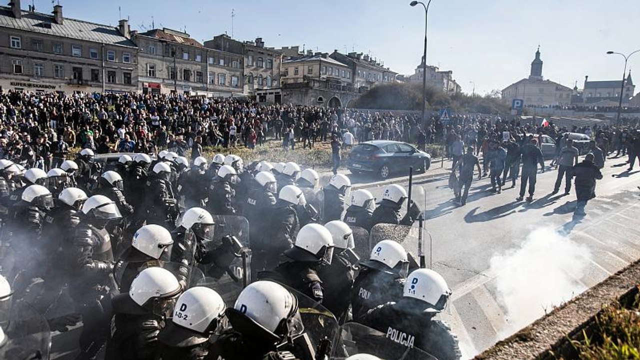 Pologne : marche pour l'égalité sous tension