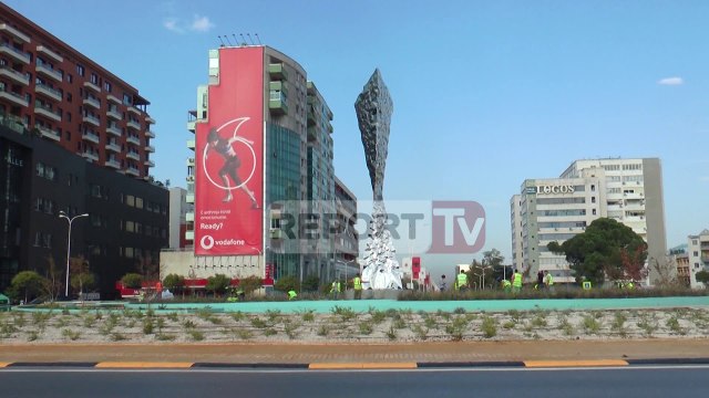 Report TV - Skulptori që ‘pushtoi’ sheshet e Europës dhe Amerikës, vepër te sheshi i 'Zogut të zi'