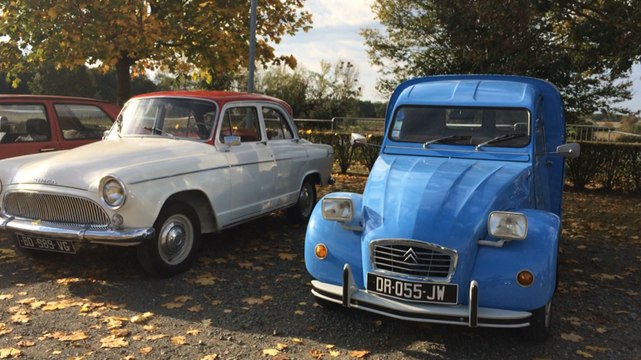 Randonnée et exposition de véhicules anciens