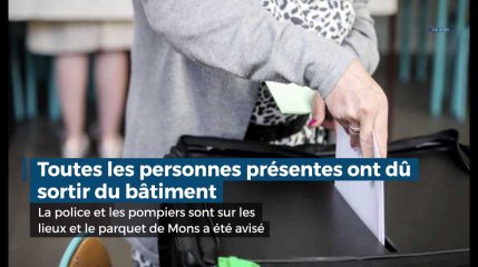 De la poudre blanche découverte dans plusieurs bueaux de vote