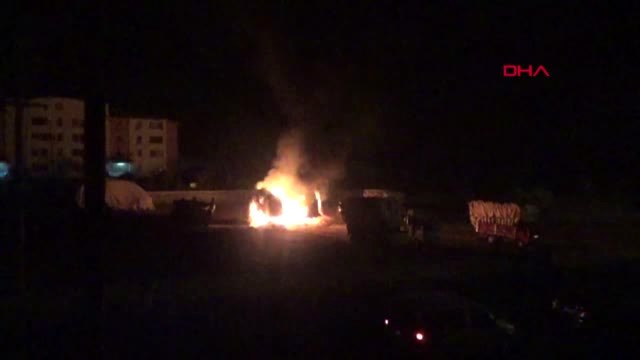 Şanlıurfa Park Halindeki Saman Yüklü 2 Kamyonda Yangın