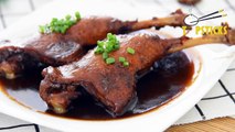 Shanghainese Braised Duck Leg with Soy Sauce: Duck leg flavored with oil, sugar and soy sauce is a great dish for meat lovers. #VideofromChina #NoTakeouts