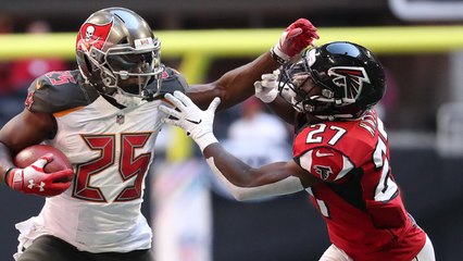 Peyton Barber jukes nearly everybody to pick up 24 yards