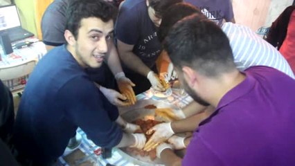 En Güzel ve En Lezzetli Çiğ Köfte'yi Yapabilmek İçin Yarıştılar