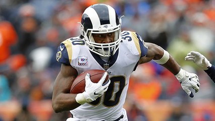 Gurley breaks free outside on 26-yard run