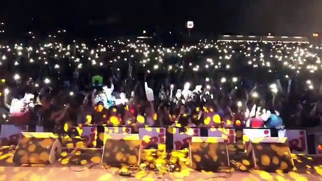 Un Joyeux Anniversaire à Jahyanai King (Officiel ) qui fête ses 27 ans.Les collègues de Paris et plus de 15 000 personnes lui ont chanté la chanson de circ