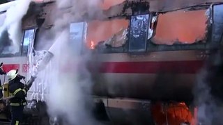 یک قطار آهن با سرعت بالا صبح وقت جمعه در مسیر راه شهر های کلن و مونیخ  آلمان آتش گرفت. در هنگام آتش سوزی ۵۱۰ مسافر در داخل این قطار آهن حضور داشت، اما بر اساس گ