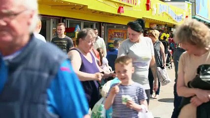 Bargain Loving Brits In Blackpool S01 E01
