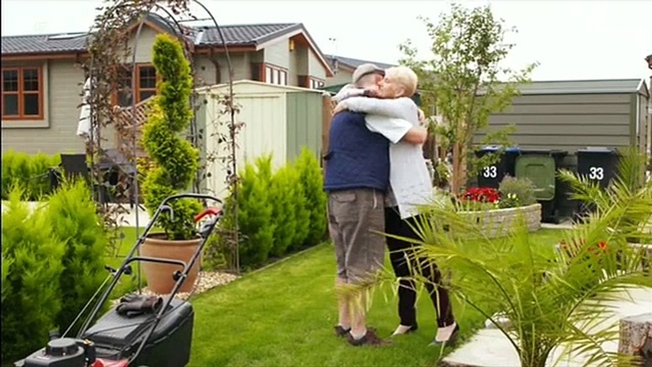 Bargain Loving Brits In Blackpool S01 E02 video Dailymotion