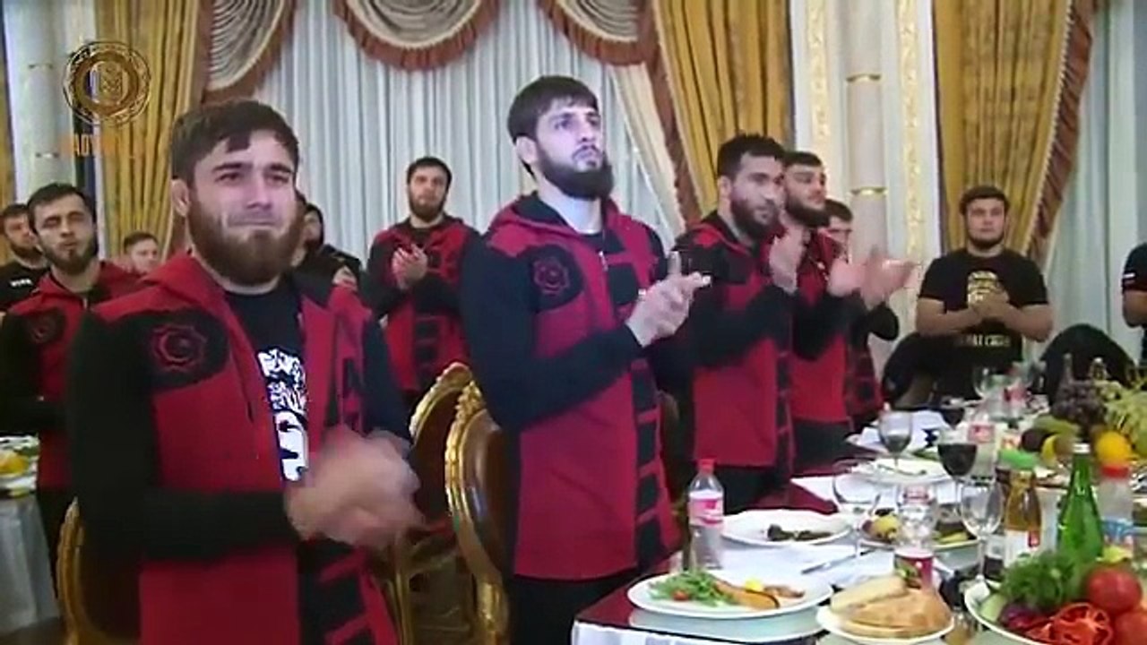 РАМЗАН КАДЫРОВ ПОДАРИЛ ХАБИБУ НУРМАГОМЕДОВУ АВТОМОБИЛЬ.khabib nurmagomedov