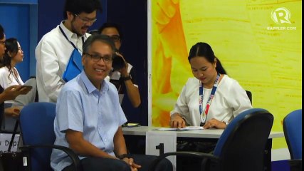 Video herunterladen: Mar Roxas files candidacy for senator