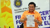 Jinggoy Estrada files COC for senator with dad Erap