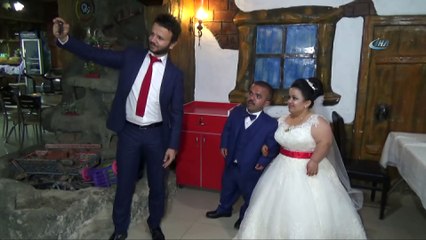 Boyları küçük, aşkları büyük