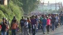 جحافل من سكان هندوراس يفرون من بلادهم بسبب الفقر والعنف