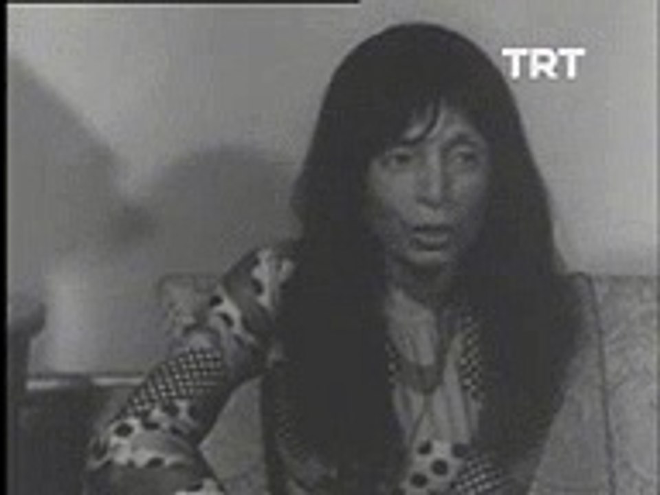 Yıl 1975 | Türk Sanat Müziği sanatçısı Safiye Ayla Atatürk'ü anlatıyor: Saraylarda oturmaktan hoşlanmıyordu