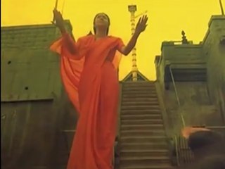 ശബരിമലയിലെ പതിനെട്ടാം പടിയ്ക്ക് മുന്നിലെ ഡാന്‍സ് | FilmiBeat Malayalam