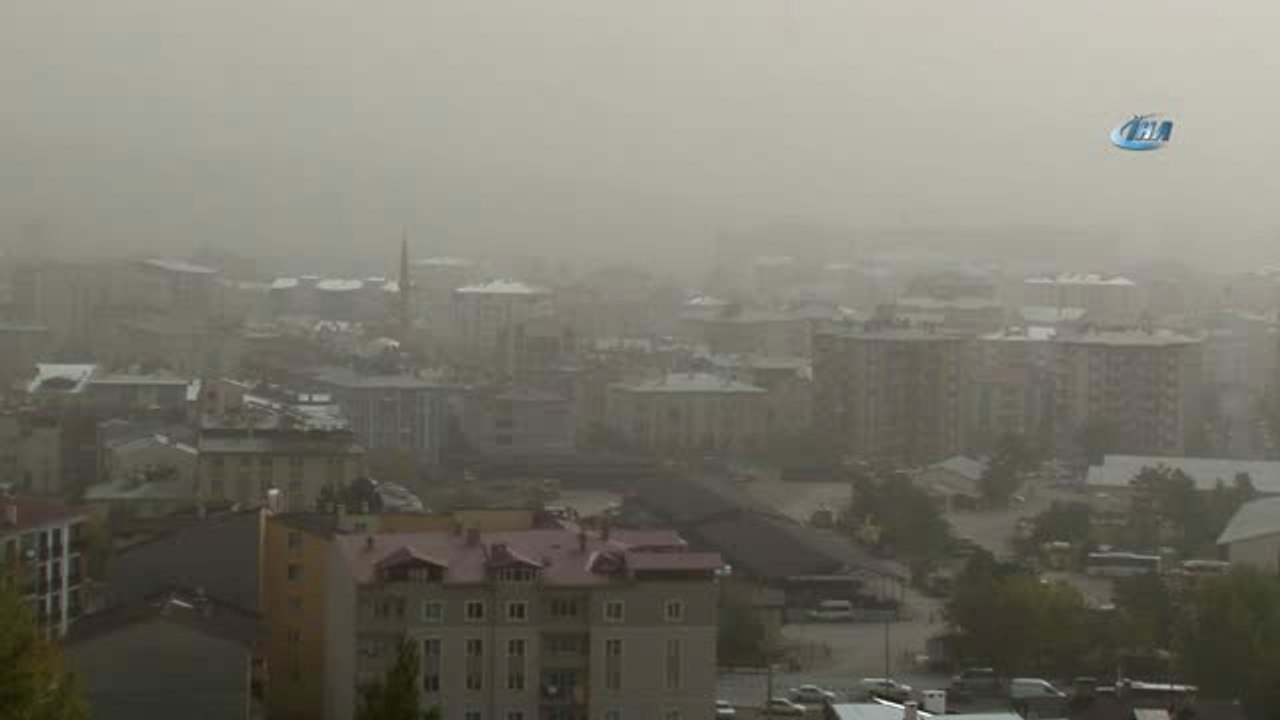 Sivas'ı Toz Bulutu Esir Aldı