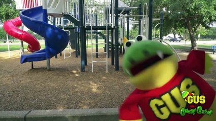 Pretend Play Catching Real Zoo Animals at the Outdoor Playground Park