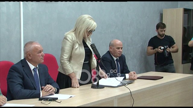Ora News - Universitetet hapin dyert, 22 mijë studentë për herë të parë në auditore