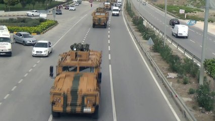 Hatay sınırına askeri araç sevkiyatı