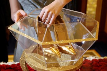 Le soulier de Cendrillon vendu 17 millions de dollars