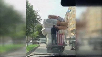 Kamyonetle Tehlikeli Yolculuk Kameralara Yansıdı