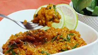Une recette originale de curry où le riz est remplacé par un duo Céréales & Lentilles ! La recette complète :