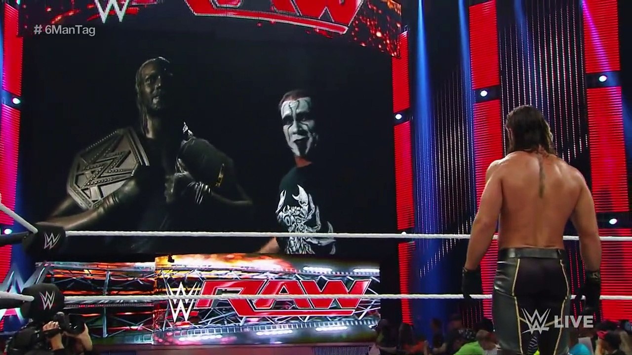 Sting destroys Seth Rollins statue: Raw, September 7, 2015