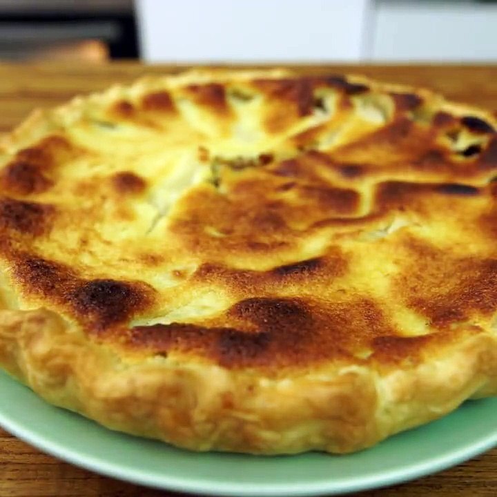 Une délicieuse tarte poire/chocolat, ça vous dit ?▶️ La recette :