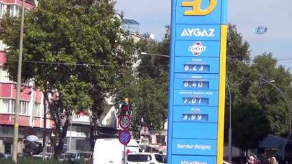 Burdur'da Belediyenin işlettiği akaryakıt istasyonunda fahiş fiyattan yakıt satıldığı iddiası