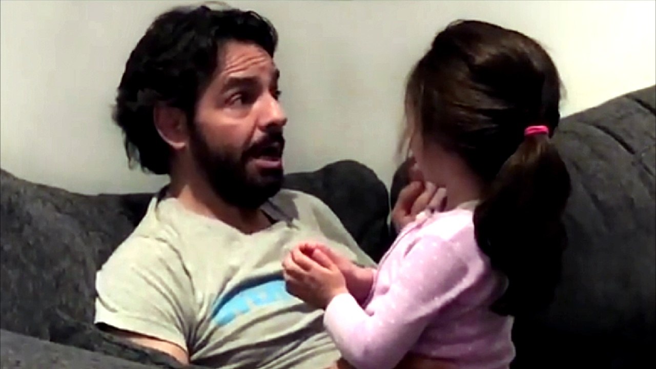 Eugenio Derbez le canta a su hija Aitana una canción de su abuela Silvia Derbez