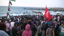 Gazzeliler, İsrail ablukasının kaldırılması talebiyle sahile akın etti (1) - GAZZE