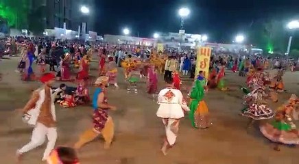 GUJARAT MA NAVRATRI NA DHAMAKEDAR GARBA ...2