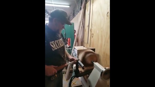 Headshot sur un tour à bois