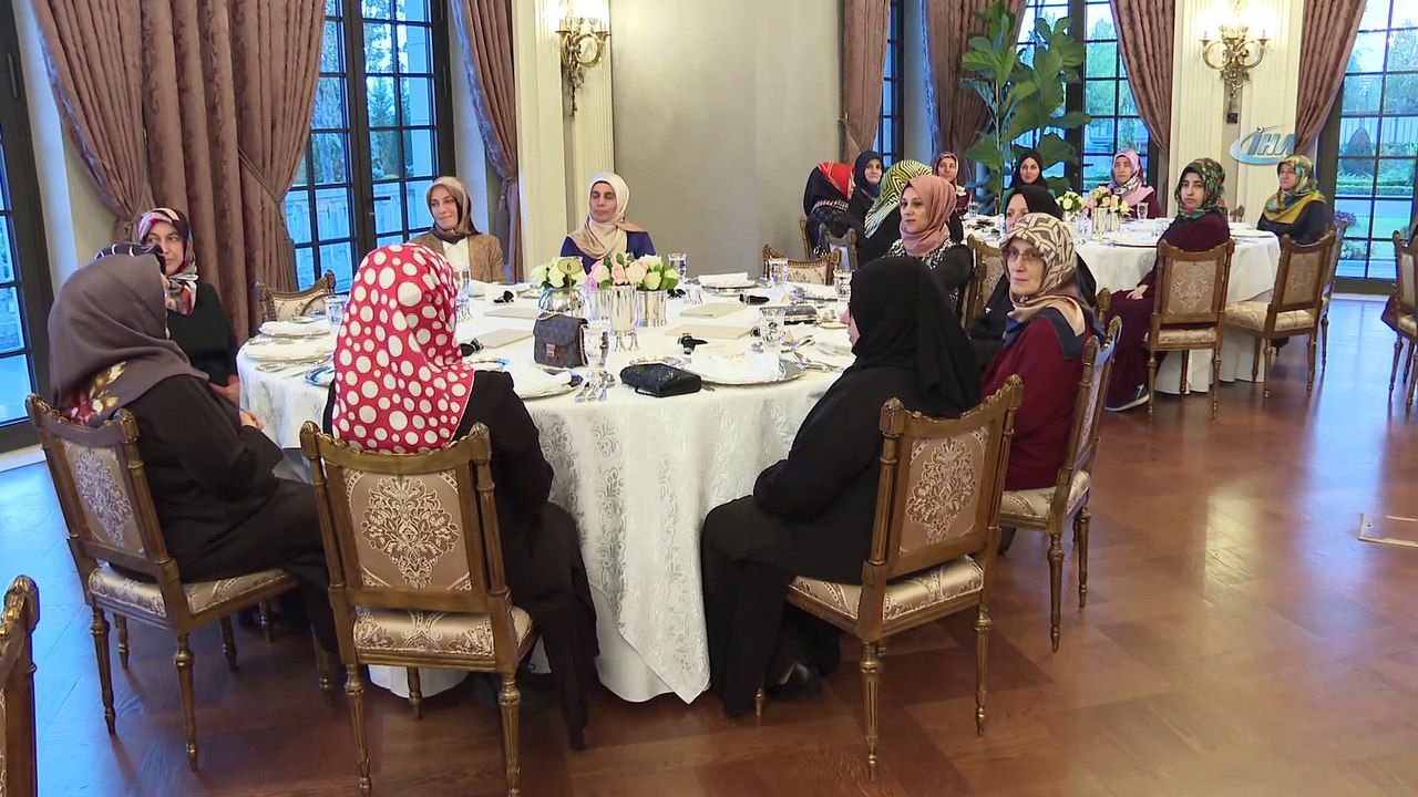 Emine Erdoğan mütfü eşleriyle görüştü