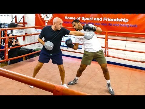 BELFAST BANGER! Caoimhin Agyarko smashes pads for debut | Frank Warren workout