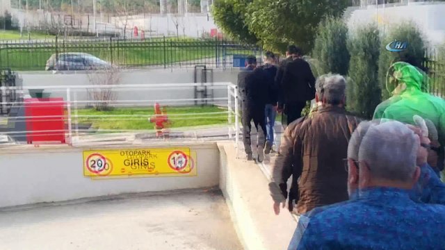 Atatürk büstüne tokat atıp video çeken 2 kişi tutuklandı