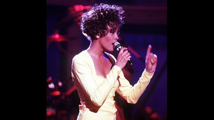 Nace Whitney Houston
