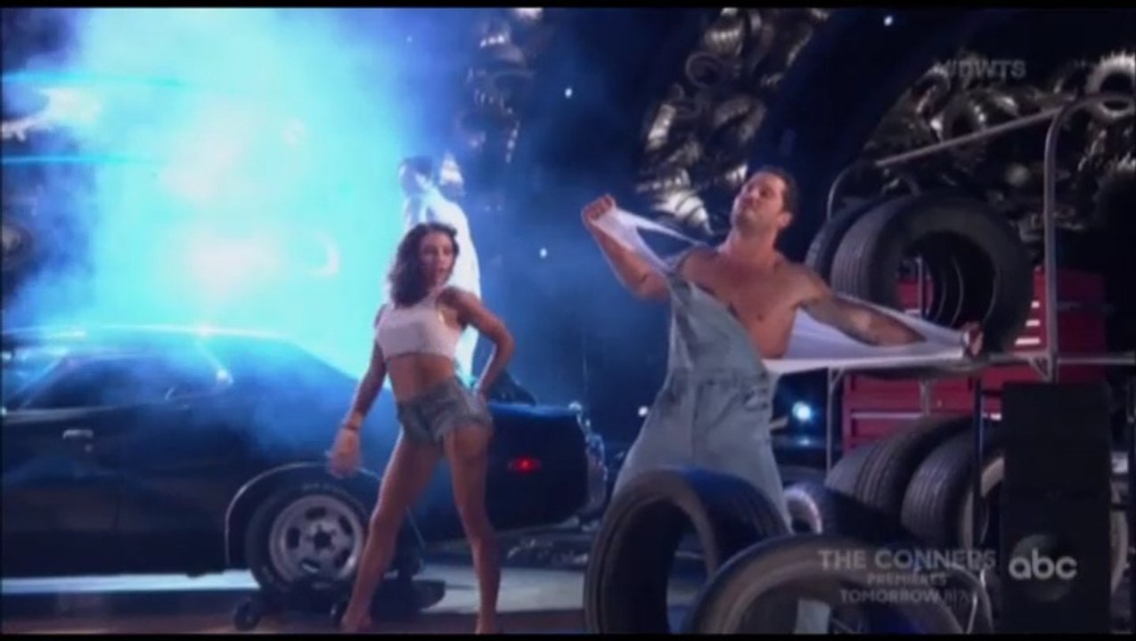 Joe Amabile & Jenna Johnson with Jordan Kimball - Salsa