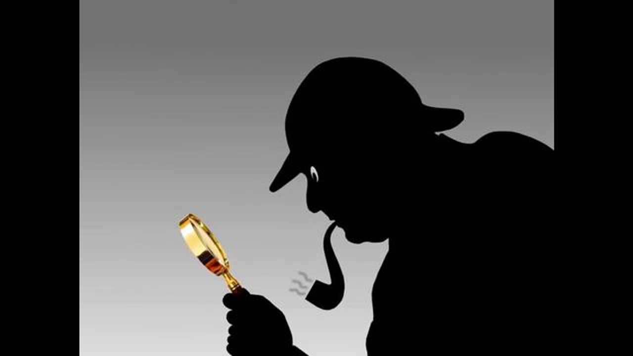 Nace Arthur Conan Doyle
