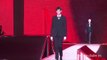 Karl Lagerdfeld sorprende con su asistencia al desfile de Dior Homme Paris