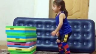 This little kid is so strong..Amazing!By:  rat.gym