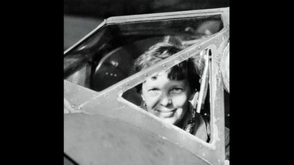Nace Amelia Earhart