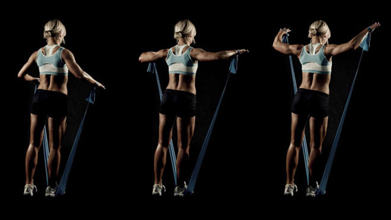 Ejercicios para brazos: con banda elástica