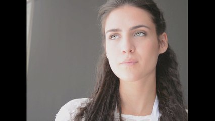 Peinado de tendencia: semirecogido con trenzas