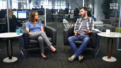 Bolsonaro com a mão na faixa, Haddad com a mão na Bíblia